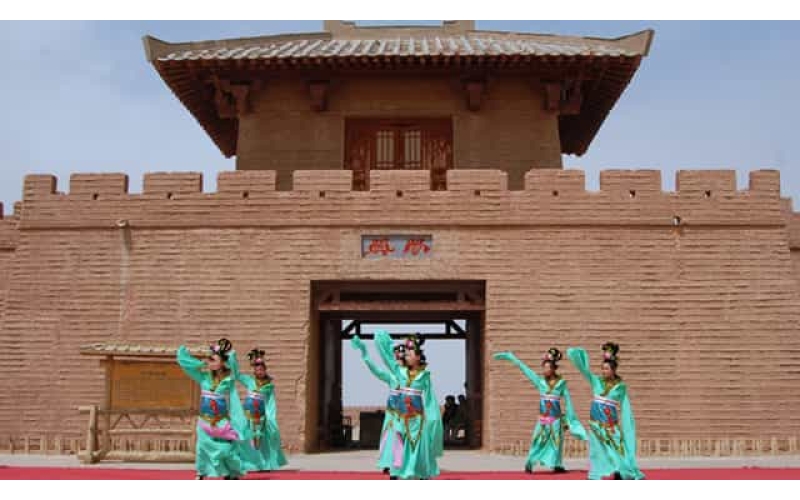 敦煌陽(yáng)關(guān)古建筑群活動(dòng)場(chǎng)地